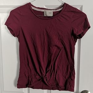T-shirt twist front